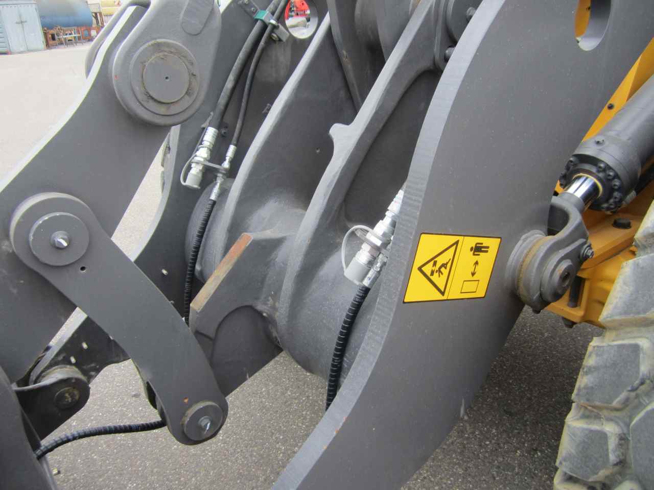 L90H Serie 13056 010